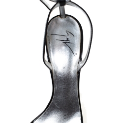 Pre Owned صندل جوسيبي زانوتي بإصبع فلات زهرة زخرفة كريستال جلد وساتان وردي فاتح مقاس 41