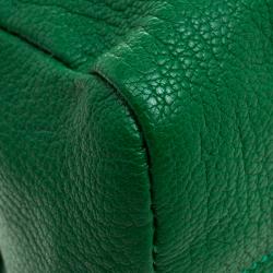 مملوكة مسبقًا حقيبة كلتش جيفنشي باندورا جلد أخضر بحمالة معصم