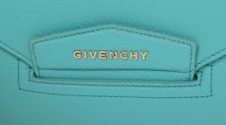 Pre Owned حقيبة كلتش جيفنشي مظروف انتيغونا جلد ماعز حُبيبي سابمارين سماوية