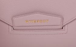 Pre Owned حقيبة كلتش جيفنشي مظروف أنتيغونا جلد ماعز حُبيبي بنفسجية