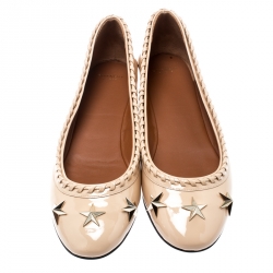 مملوكة مسبقًا Givenchy Beige Patent Whipstitch Detail Star Studded Ballet Flats Size 39.5