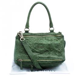 مملوكة مسبقًا Givenchy Green Leather Large Pandora Crossbody Bag