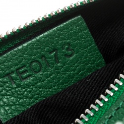 مملوكة مسبقًا Givenchy Green Leather Pandora Clutch