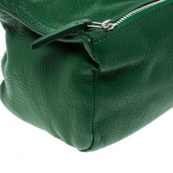 مملوكة مسبقًا Givenchy Green Leather Pandora Clutch