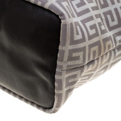 Pre Owned حقيبة يد جيفنشي جلد وكانفاس مونوغرامية رمادية/ بنية داكنة