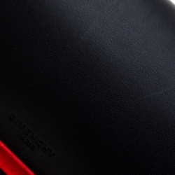 Pre Owned حقيبة كتف جيفنشي سن قرش جلد حمراء/ سوداء