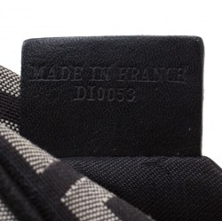 مملوكة مسبقًا حقيبة كروس جيفنشي جلد وكانفاس شهير بيضاء/ سوداء