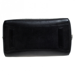 مملوكة مسبقًا Givenchy Black Leather Medium Antigona Satchel