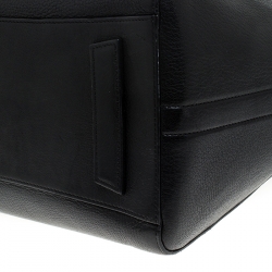 مملوكة مسبقًا Givenchy Black Leather Medium Antigona Satchel