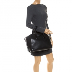 مملوكة مسبقًا Givenchy Black Leather Medium Antigona Satchel