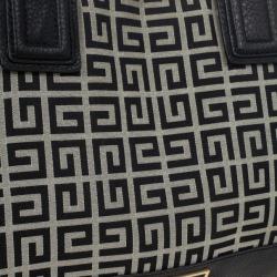 مملوكة مسبقًا Givenchy Black Monogram Tote