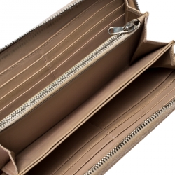 مملوكة مسبقًا Givenchy Beige Studded Leather Pandora Zip Around Wallet