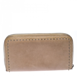 مملوكة مسبقًا Givenchy Beige Studded Leather Pandora Zip Around Wallet