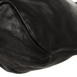 مملوكة مسبقًا Givenchy Black Studded Tinhan Hobo Bag