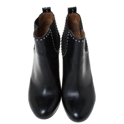 Pre Owned حذاء بوت للكاحل جيفنشي مقدمة مدببة جلد مرصع أسود مقاس 39