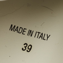 مملوكة مسبقًا Givenchy White Leather Low Top Sneakers Size 39