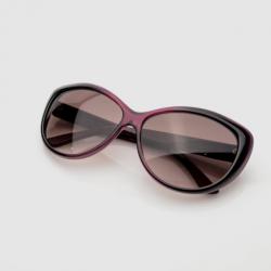 Pre Owned Gucci Cherry Cat Eye Sunglasses