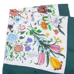 مملوكة مسبقًا وشاح غوتشي حرير مورد أبيض وأخضر مربع