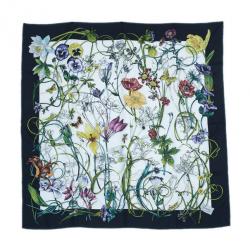 مملوكة مسبقًا Gucci Black and White Silk Floral Square Scarf