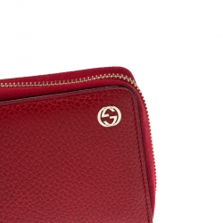 Pre Owned Gucci Red Pebbled Leather Zip Around Wallet
