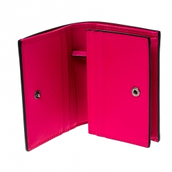 مملوكة مسبقًا Gucci Pink/Gold Guccy Logo Leather Bifold Compact Wallet