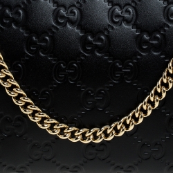 مملوكة مسبقًا Gucci Black Guccissima Leather Wristlet Zip Chain Clutch