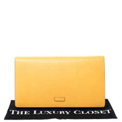 مملوكة مسبقًا Gucci Mustard Diamante Leather Flap Oversized Clutch