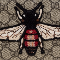 Pre Owned Gucci Beige GG Supreme Canvas Linea Bee Wristlet Clutch