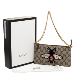 Pre Owned Gucci Beige GG Supreme Canvas Linea Bee Wristlet Clutch