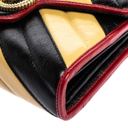 مملوكة مسبقًا Gucci Black/Beige Diagonal Quilt Leather GG Marmont Torchon Wallet on Chain