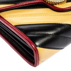 مملوكة مسبقًا Gucci Black/Beige Diagonal Quilt Leather GG Marmont Torchon Wallet on Chain