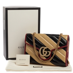 مملوكة مسبقًا Gucci Black/Beige Diagonal Quilt Leather GG Marmont Torchon Wallet on Chain