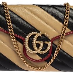 مملوكة مسبقًا Gucci Black/Beige Diagonal Quilt Leather GG Marmont Torchon Wallet on Chain