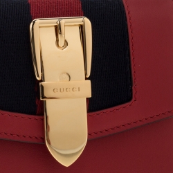 مملوكة مسبقًا Gucci Red Leather Sylvie Trifold Wallet
