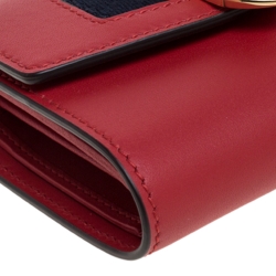 مملوكة مسبقًا Gucci Red Leather Sylvie Trifold Wallet