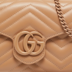 مملوكة مسبقًا Gucci Beige Matelassé Leather GG Marmont Wallet on Chain