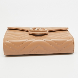 مملوكة مسبقًا Gucci Beige Matelassé Leather GG Marmont Wallet on Chain