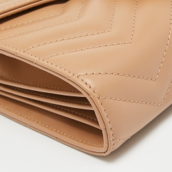 مملوكة مسبقًا Gucci Beige Matelassé Leather GG Marmont Wallet on Chain