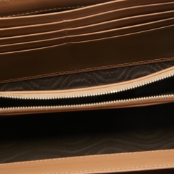 مملوكة مسبقًا Gucci Beige Matelassé Leather GG Marmont Wallet on Chain