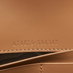 مملوكة مسبقًا Gucci Beige Matelassé Leather GG Marmont Wallet on Chain