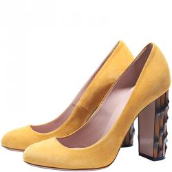 مملوكة مسبقًا Gucci Beige Suede Dahlia Bamboo Heel Pumps Size 39.5