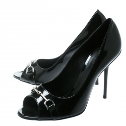 مملوكة مسبقًا Gucci Black Patent Leather Horsebit Peep Toe Pumps Size 39