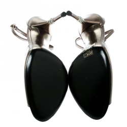 مملوكة مسبقًا صندل غوتشي سيور كاحل مقدمة مفتوحة كعب بامبو مزخرف كريستال جلد رمادي ميتالك مقاس 40