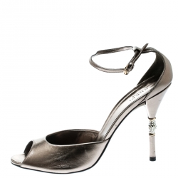 مملوكة مسبقًا صندل غوتشي سيور كاحل مقدمة مفتوحة كعب بامبو مزخرف كريستال جلد رما دي ميتالك مقاس 40