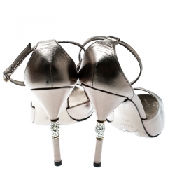 مملوكة مسبقًا صندل غوتشي سيور كاحل مقدمة مفتوحة كعب بامبو مزخرف كريستال جلد رمادي ميتالك مقاس 40