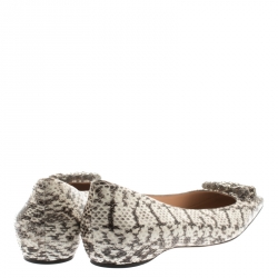 مملوكة مسبقًا Gucci Beige Python Leather Square Toe Flats Size 39