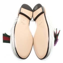 مملوكة مسبقًا Gucci Metallic Silver Quilted Leather Web Bow Rose Detail Princetown Mules Size 39