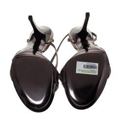 مملوكة مسبقًا صندل غوتشي ملتف حول الكاحل تفاصيل سلسلة جي جي جلد رمادي ميتالك مقاس 36