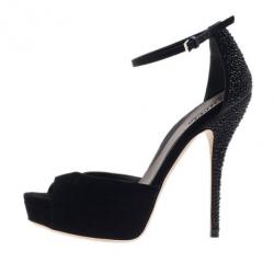 مملوكة مسبقًا Gucci Black Suede Studded Ankle Strap Platform Sandals Size 37.5