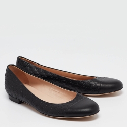 مملوكة مسبقًا Gucci Black Microguccissima Leather Ballet Flats Size 39